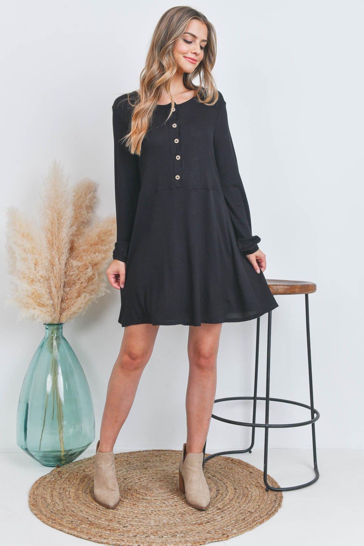 Long sleeve button thermal black dress