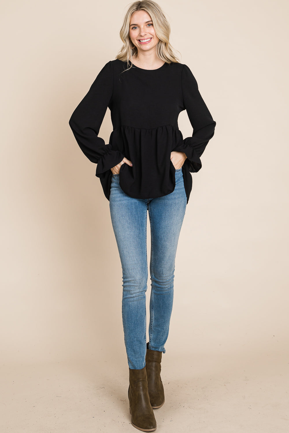 Round neck flounce sleeve black blouse